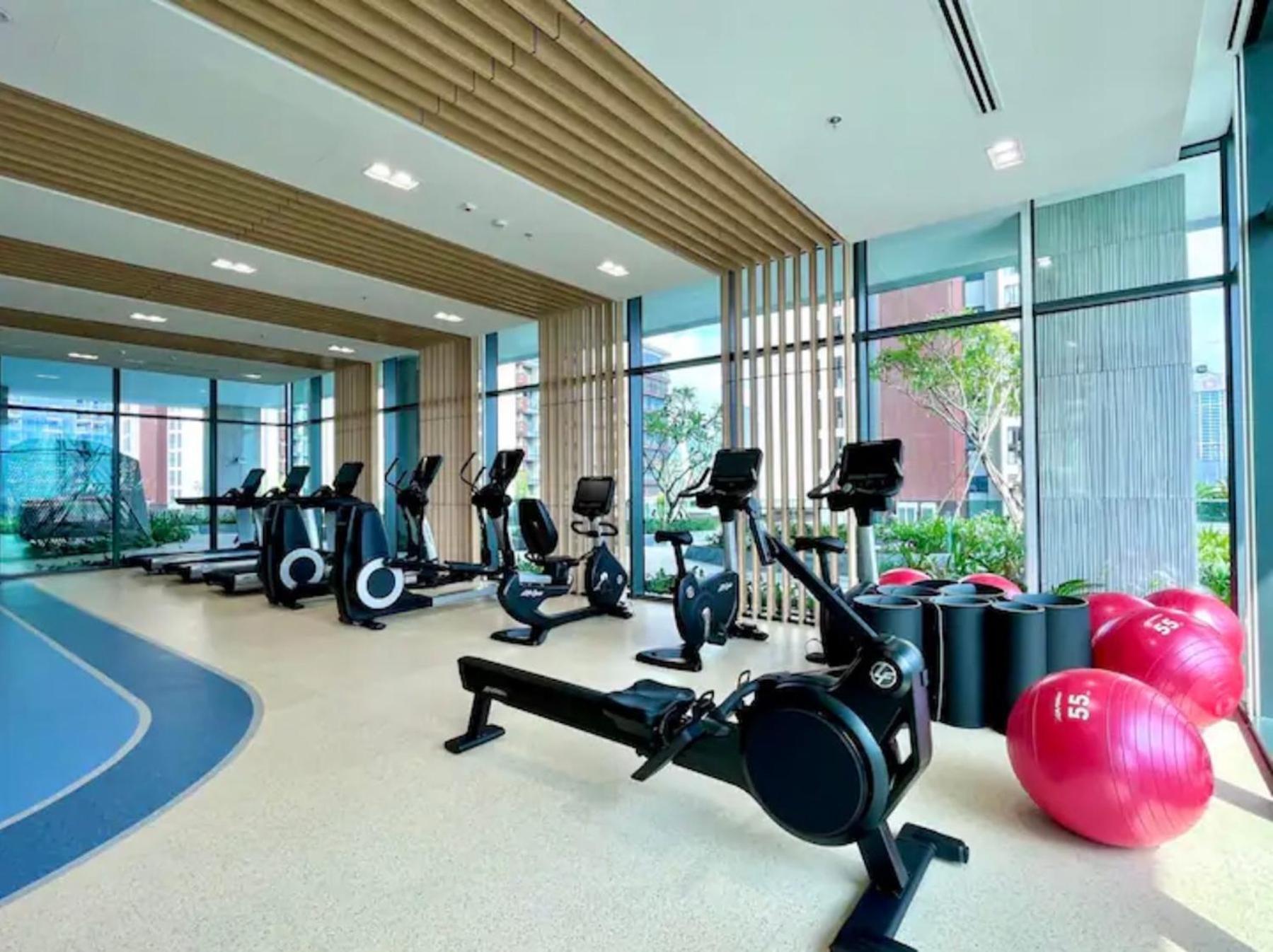 The Metropole -Complex "Opera, Crest, Galleria " -Free Pool-Gym-Sauna Room-Yoga Room Ho Chi Minh City Exterior photo