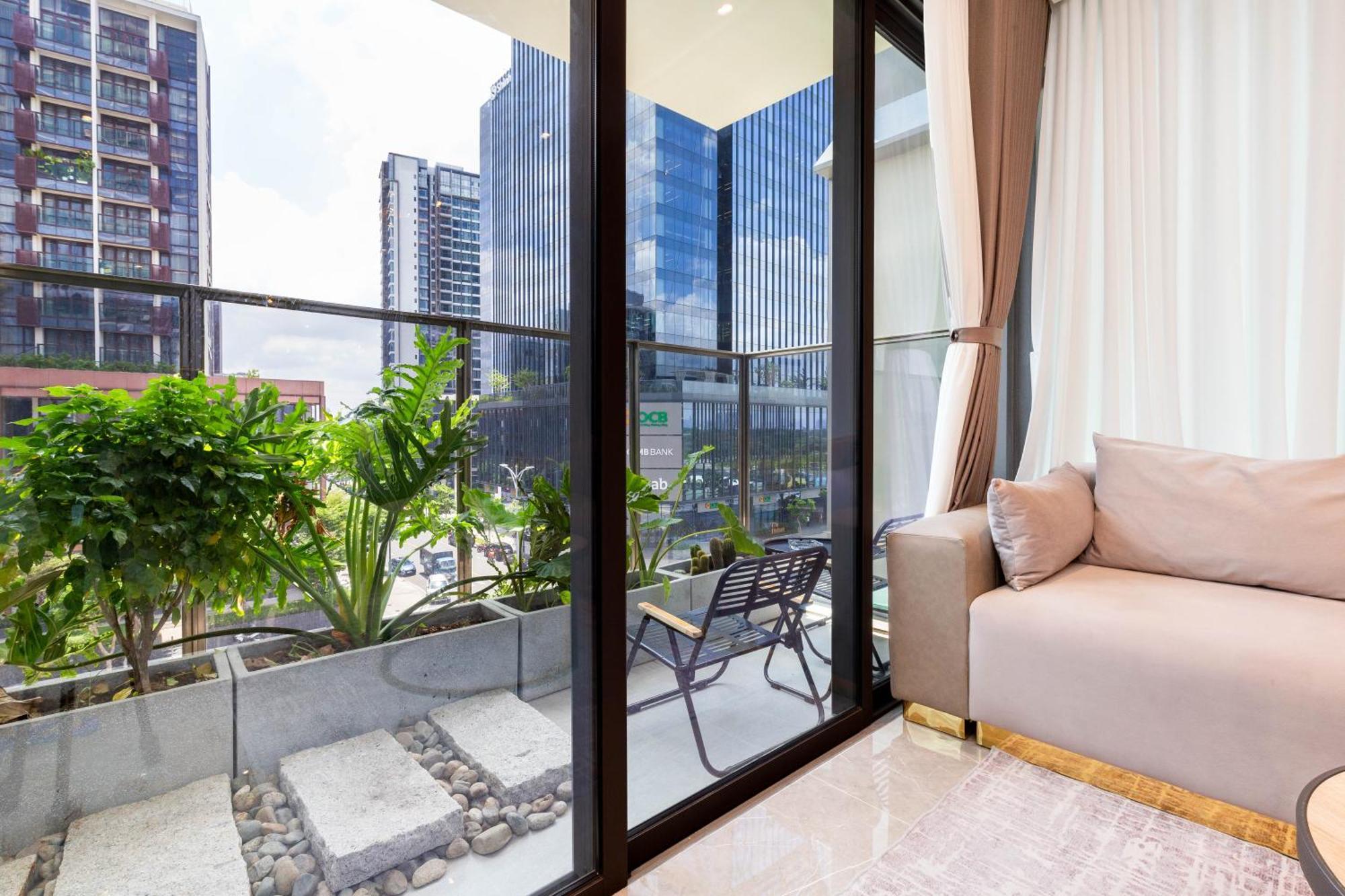 The Metropole -Complex "Opera, Crest, Galleria " -Free Pool-Gym-Sauna Room-Yoga Room Ho Chi Minh City Exterior photo